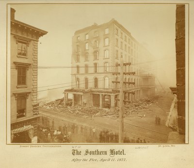 Widok Hotelu Południowego przy ul. Czwartej i Orzechowej po pożarze w dniu 11 kwietnia 1877 r. autorstwa Robert Benecke